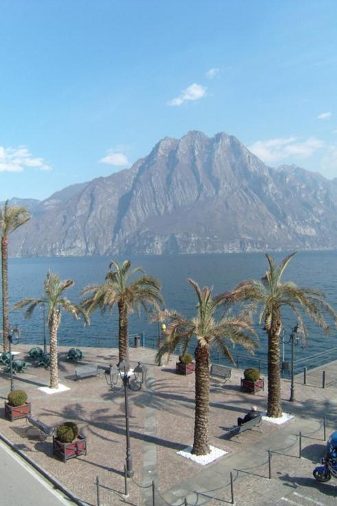 Miralago Casa Vacanze Riva di Solto Cameră foto